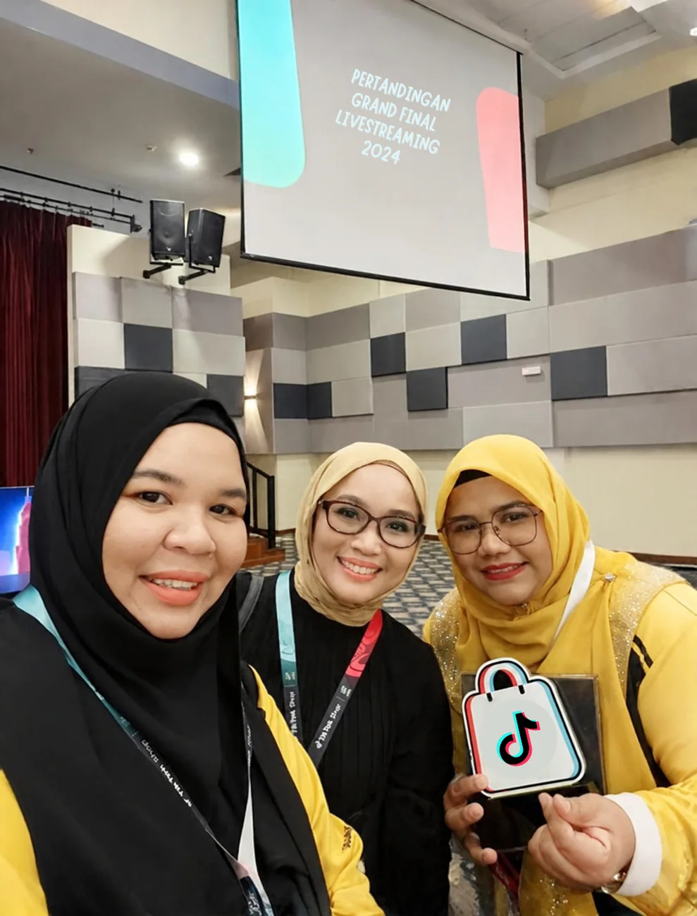 Assisting F&B clients in securing a Top 3 finish at the TikTok Grand Final Live Streaming Competition 2024.