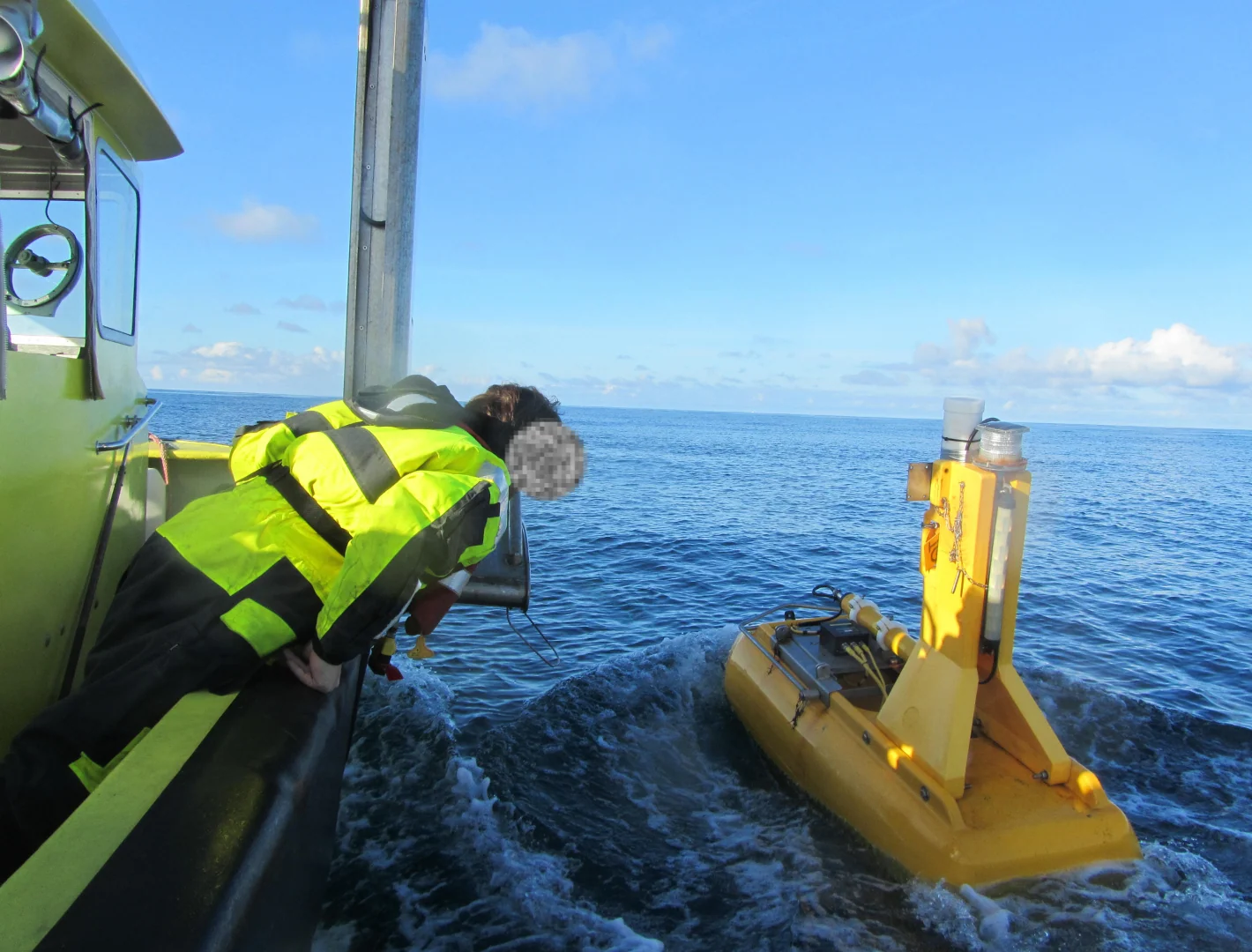 Seismic tail buoy deployment